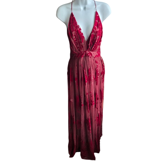 Windsor Dresses & Skirts - Windsor Maroon Plunge Backless Dress Size S